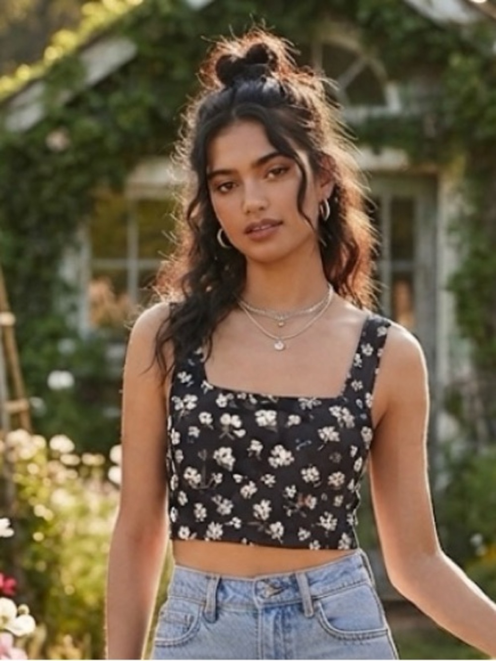 Black floral cropped tank